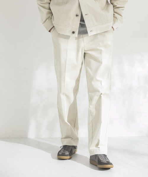 URBAN RESEARCH(アーバンリサーチ)の「『UR TECH』10Wコーデュロイパンツ(その他パンツ・メンズ・ブラウン/ホワイト系その他/グリーン・LARGE/SMALL/MEDIUM)」の2枚目の写真