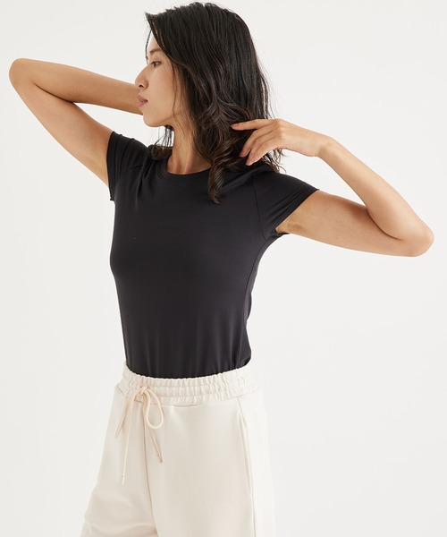 【美品】alo アロ ヨガ Tシャツ カットソー 黒 ロサンゼルス Alo Yoga(アロヨガ)|Tシャツ/カットソー一覧 - WEAR