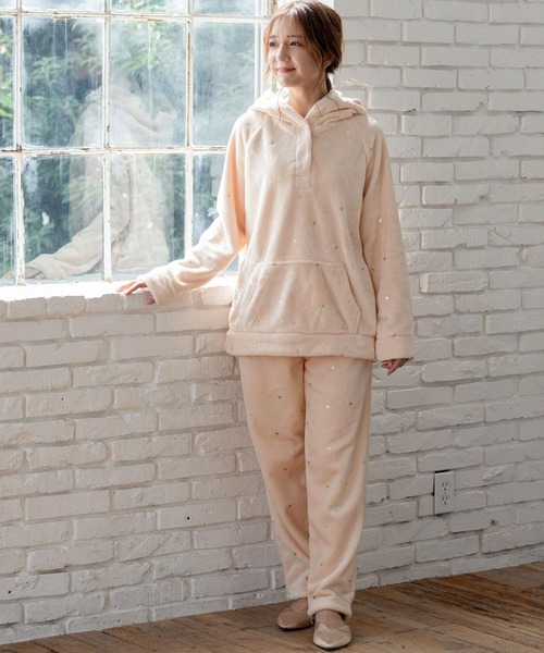 fran de lingerie（フランデランジェリー）の「もこもこ フリースプルパーカー上下セット レディース パジャマ ふわふわ 部屋着 かわいい あったか（ルームウェア/パジャマ・レディース・グレイッシュベージュ/オフホワイト/ライトブラウン/ワインレッド/コーラルピンク/ホワイト/ライトグレー/ダークブルー/オレンジ/モカ・M-L）」の10枚目の写真