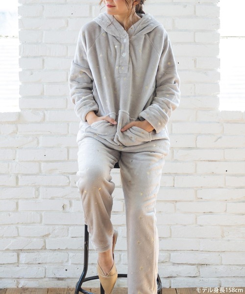 fran de lingerie（フランデランジェリー）の「もこもこ フリースプルパーカー上下セット レディース パジャマ ふわふわ 部屋着 かわいい あったか（ルームウェア/パジャマ・レディース・グレイッシュベージュ/オフホワイト/ライトブラウン/ワインレッド/コーラルピンク/ホワイト/ライトグレー/ダークブルー/オレンジ/モカ・M-L）」の13枚目の写真