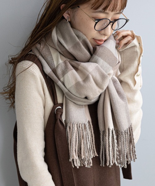 DISCOAT(ディスコート)の「チェック大判ストール(ストール/ショール・レディース・ブラウン/ピンク/イエロー/ブルー/アイボリー・FREE)」の5枚目の写真