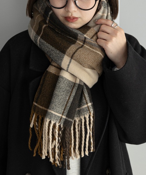 DISCOAT(ディスコート)の「チェック大判ストール(ストール/ショール・レディース・ブラウン/ピンク/イエロー/ブルー/アイボリー・FREE)」の10枚目の写真