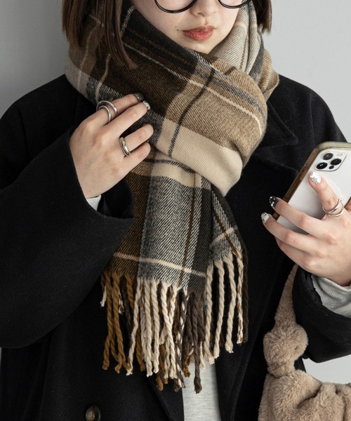 DISCOAT(ディスコート)の「チェック大判ストール(ストール/ショール・レディース・ブラウン/ピンク/イエロー/ブルー/アイボリー・FREE)」の14枚目の写真