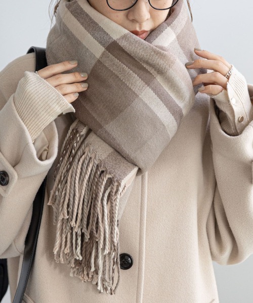 DISCOAT(ディスコート)の「チェック大判ストール(ストール/ショール・レディース・ブラウン/ピンク/イエロー/ブルー/アイボリー・FREE)」の16枚目の写真