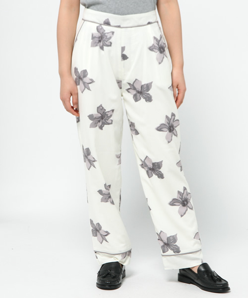 mystic（ミスティック）の「【Omekashi】オリジナル大花PTパンツ（その他パンツ・レディース・ブラック/オフホワイト/グレー・ﾌﾘ-）」の2枚目の写真