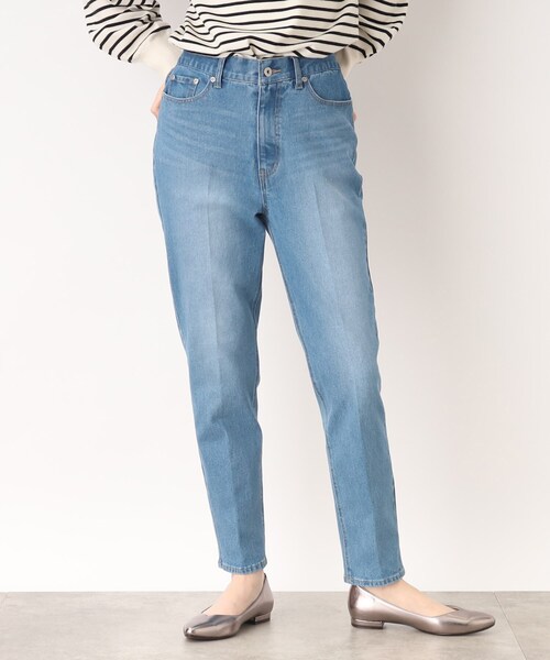 grove（グローブ）の「◆【ヒルナンデスで紹介】フェミニンさんにおすすめ!テーパードシルエットのデニムパンツ!!（デニムパンツ・レディース・ネイビー/ブルー/アイボリー・02/03/01/05/04）」の3枚目の写真