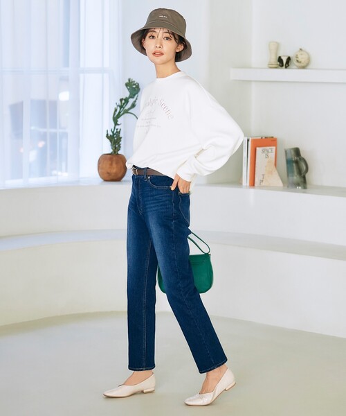 grove（グローブ）の「◆【ヒルナンデスで紹介】フェミニンさんにおすすめ!テーパードシルエットのデニムパンツ!!（デニムパンツ・レディース・ネイビー/ブルー/アイボリー・02/03/01/05/04）」の15枚目の写真