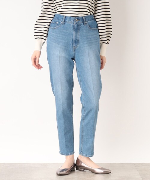 grove（グローブ）の「◆【ヒルナンデスで紹介】フェミニンさんにおすすめ!テーパードシルエットのデニムパンツ!!（デニムパンツ・レディース・ネイビー/ブルー/アイボリー・02/03/01/05/04）」の4枚目の写真