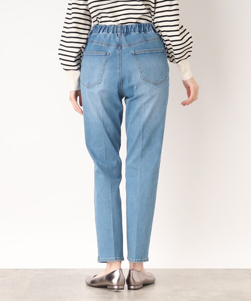 grove（グローブ）の「◆【ヒルナンデスで紹介】フェミニンさんにおすすめ!テーパードシルエットのデニムパンツ!!（デニムパンツ・レディース・ネイビー/ブルー/アイボリー・02/03/01/05/04）」の5枚目の写真