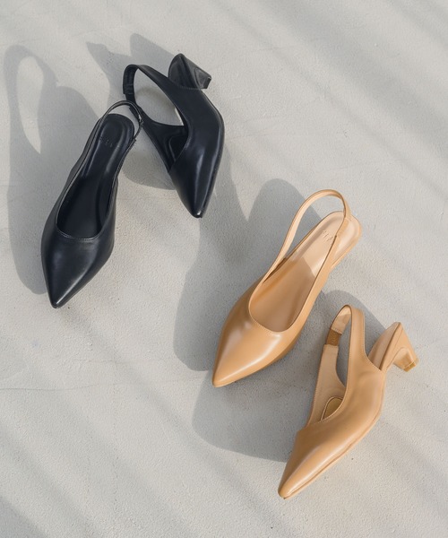 fifth(フィフス)の「ポインテッドトゥバックストラップパンプス(パンプス・レディース・ブラック/グレイッシュベージュ・S/M/L/LL)」の18枚目の写真