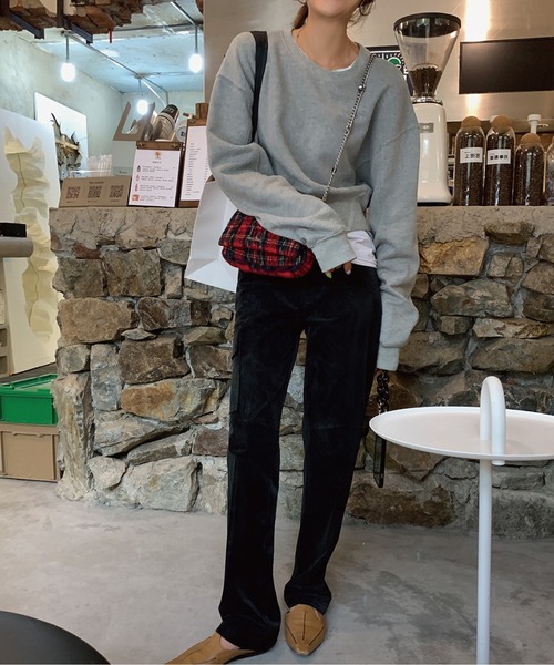 meJane(ミージェーン)の「クロップドボリュームスリーブ裏毛スウェットトレーナー(スウェット・レディース・ブラック/グレー・FREE)」の12枚目の写真