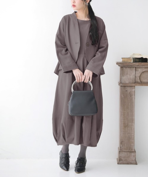 somari imagination（ソマリ イマジネーション）の「『リネン混ジャケット＆ワンピースセットアップ』（ワンピース・レディース・モカ/ブラック/チャコールグレー・1/2）」の4枚目の写真