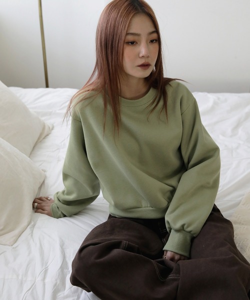 UNE MANSION（ユヌマンション）の「デイリーシンプルラウンドネッククロップドトレーナー（スウェット・レディース・ブラック/ネイビー/スカイブルー/グレー/イエロー/ミント/パープル/オートミール/ピンク・FREE）」の4枚目の写真