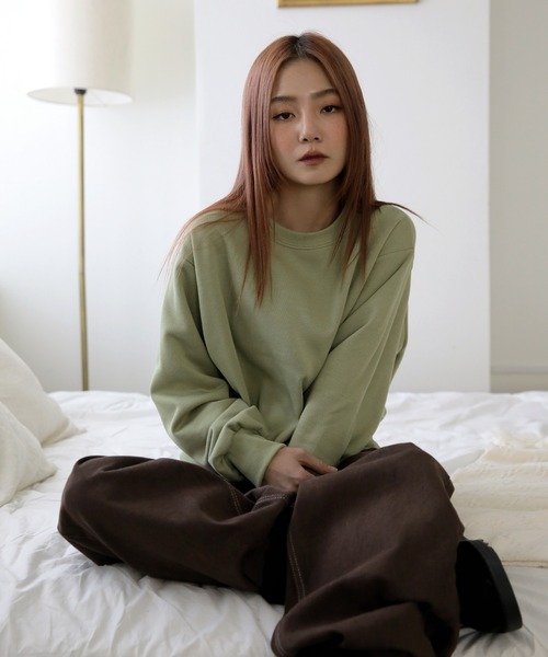 UNE MANSION（ユヌマンション）の「デイリーシンプルラウンドネッククロップドトレーナー（スウェット・レディース・ブラック/ネイビー/スカイブルー/グレー/イエロー/ミント/パープル/オートミール/ピンク・FREE）」の13枚目の写真