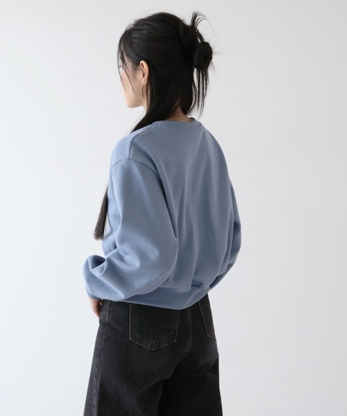 UNE MANSION（ユヌマンション）の「デイリーシンプルラウンドネッククロップドトレーナー（スウェット・レディース・ブラック/ネイビー/スカイブルー/グレー/イエロー/ミント/パープル/オートミール/ピンク・FREE）」の11枚目の写真