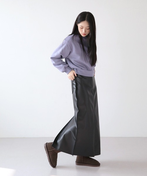 UNE MANSION（ユヌマンション）の「デイリーシンプルラウンドネッククロップドトレーナー（スウェット・レディース・ブラック/ネイビー/スカイブルー/グレー/イエロー/ミント/パープル/オートミール/ピンク・FREE）」の18枚目の写真