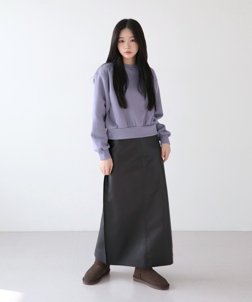 UNE MANSION（ユヌマンション）の「デイリーシンプルラウンドネッククロップドトレーナー（スウェット・レディース・ブラック/ネイビー/スカイブルー/グレー/イエロー/ミント/パープル/オートミール/ピンク・FREE）」の12枚目の写真