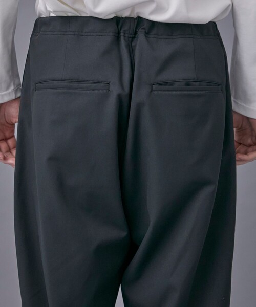 PUBLIC TOKYO（パブリックトウキョウ）の「撥水ストレッチジョガーパンツ（その他パンツ・メンズ・ブラック/ベージュ・1/2）」の10枚目の写真