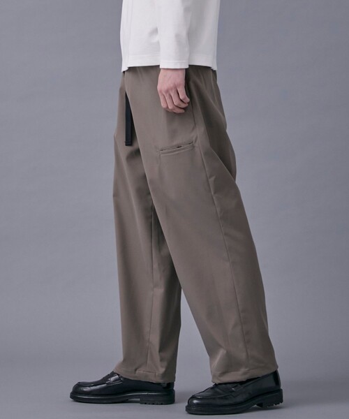 PUBLIC TOKYO（パブリックトウキョウ）の「撥水ストレッチジョガーパンツ（その他パンツ・メンズ・ブラック/ベージュ・1/2）」の12枚目の写真