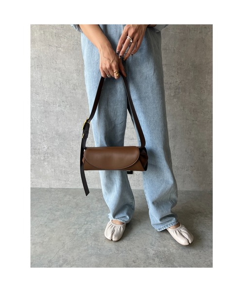 owndaily（オンデイリー）の「エコレザーショルダーバッグ（ショルダーバッグ・レディース・ブラック/ブラウン・FREE）」の12枚目の写真