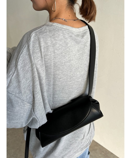 owndaily（オンデイリー）の「エコレザーショルダーバッグ（ショルダーバッグ・レディース・ブラック/ブラウン・FREE）」の4枚目の写真