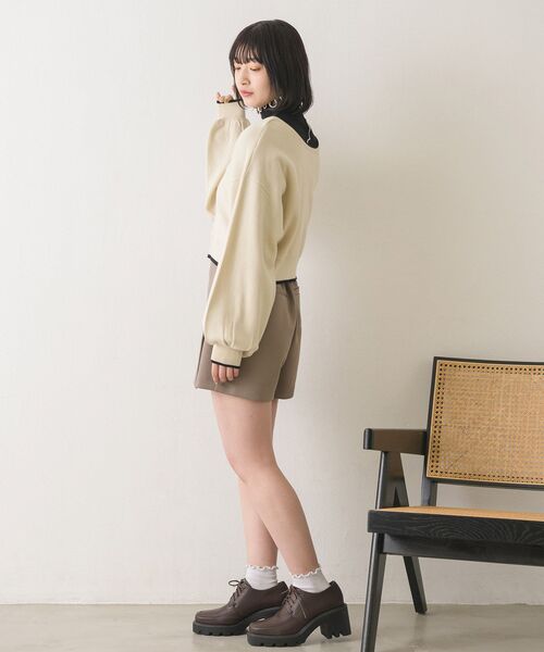 RETRO GIRL(レトロガール)の「配色袖ボリュームニットカーデ(ニット/セーター・レディース・ブラック/オフホワイト/イエロー/ブルー・FREE)」の6枚目の写真