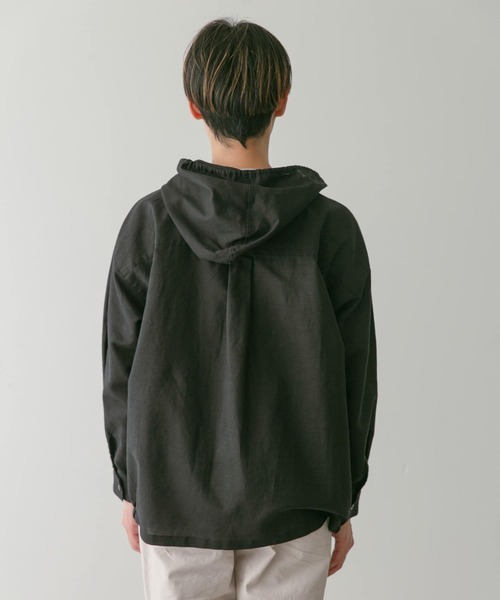 URBAN RESEARCH DOORS（アーバンリサーチドアーズ）の「コットンラミーパーカー（パーカー・メンズ・ブラック/アイボリー・MEDIUM/LARGE）」の21枚目の写真