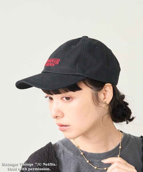 FREAK'S STORE(フリークスストア)の「Stranger Things/ストレンジャーシングス Stranger Things Cap/ストレンジャーシングスキャップ(キャップ・レディース・ブラック/ベージュ・フリ-)」の15枚目の写真