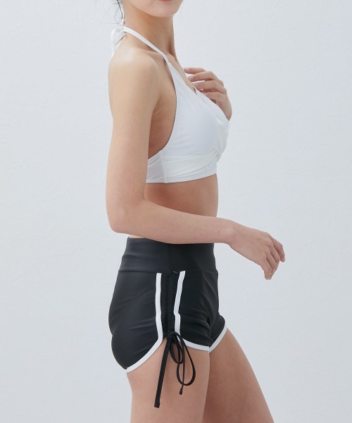 QFORON（キュフォロン）の「スポーティークロス水着セット（水着・レディース・ホワイト×ブラック・LL/M/L）」の10枚目の写真