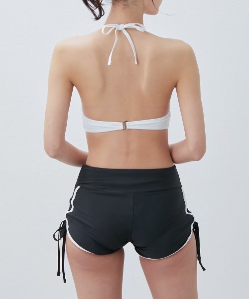 QFORON（キュフォロン）の「スポーティークロス水着セット（水着・レディース・ホワイト×ブラック・LL/M/L）」の11枚目の写真
