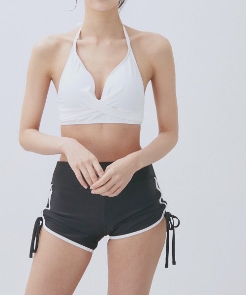 QFORON（キュフォロン）の「スポーティークロス水着セット（水着・レディース・ホワイト×ブラック・LL/M/L）」の22枚目の写真