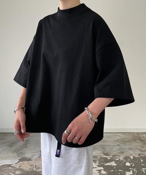y/m by MIHO（イムバイミホ）の「モックネックオーバーサイズTシャツ（Tシャツ/カットソー・レディース・ホワイト/ブラック・FREE）」の2枚目の写真