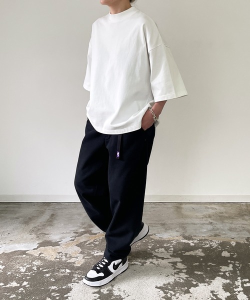 y/m by MIHO（イムバイミホ）の「モックネックオーバーサイズTシャツ（Tシャツ/カットソー・レディース・ホワイト/ブラック・FREE）」の11枚目の写真