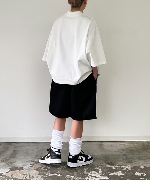 y/m by MIHO（イムバイミホ）の「モックネックオーバーサイズTシャツ（Tシャツ/カットソー・レディース・ホワイト/ブラック・FREE）」の15枚目の写真