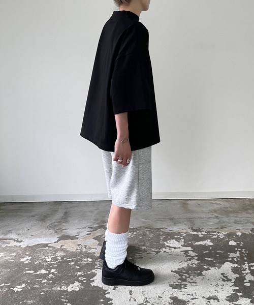 y/m by MIHO（イムバイミホ）の「モックネックオーバーサイズTシャツ（Tシャツ/カットソー・レディース・ホワイト/ブラック・FREE）」の22枚目の写真