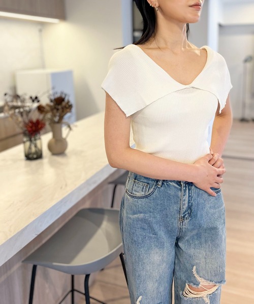 Jewelobe(ジュエローブ)の「ビッグカラーノースリーブニットトップス(Tシャツ/カットソー・レディース・ホワイト/ブラック・FREE)」の6枚目の写真