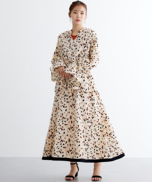 miclat（ミクラ）の「大きいサイズ　レトロ柄ブラウス　miclat（シャツ/ブラウス・レディース・アイボリー系/ブラウン系・LL/3L/5L/4L/L）」の6枚目の写真