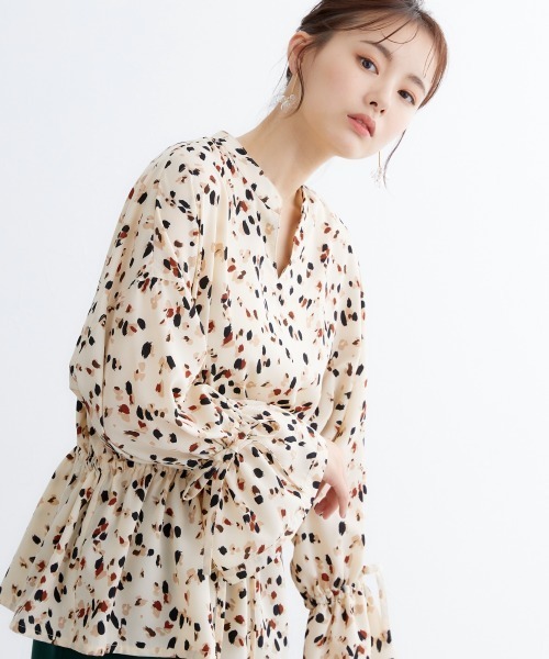 miclat（ミクラ）の「大きいサイズ　レトロ柄ブラウス　miclat（シャツ/ブラウス・レディース・アイボリー系/ブラウン系・LL/3L/5L/4L/L）」の10枚目の写真