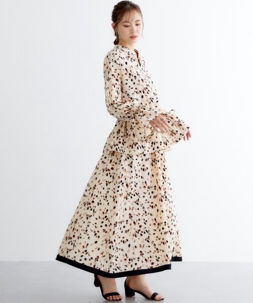 miclat（ミクラ）の「大きいサイズ　レトロ柄ブラウス　miclat（シャツ/ブラウス・レディース・アイボリー系/ブラウン系・LL/3L/5L/4L/L）」の5枚目の写真