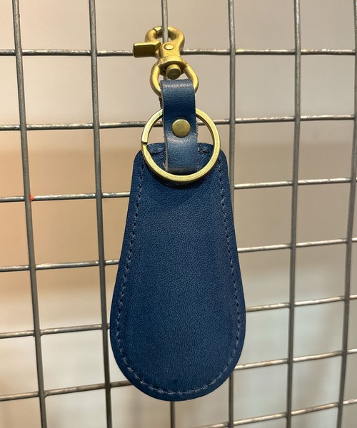 UNIVERSAL OVERALL（ユニバーサルオーバーオール）の「【 UNIVERSAL OVERALL / ユニバーサルオーバーオール 】栃木レザー靴べらキーホルダー UV156AR leather shoehorn keychain DRE（キーホルダー・メンズ・ブラック/ダークブラウン/ブラウン/レッド/グリーン/ネイビー・FREE）」の11枚目の写真