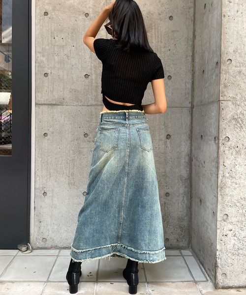 ROGER AND RAW(ロジャーアンドロウ)の「フリンジデニムロングスカート(スカート・レディース・ブルー・SMALL/MEDIUM)」の2枚目の写真