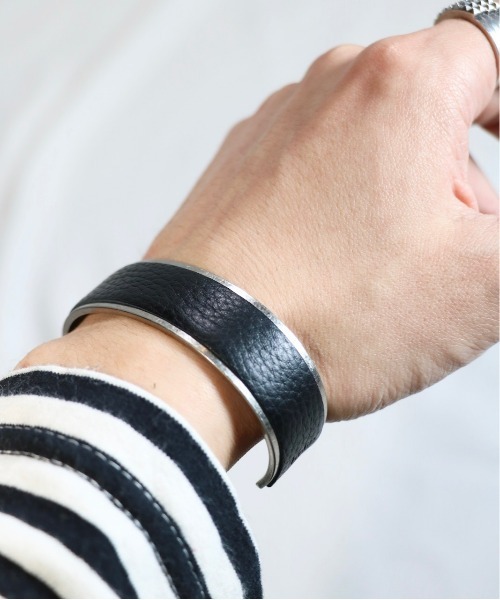 hobo（ホーボー）の「hobo / ホーボー BRACELET BRASS WIDE with