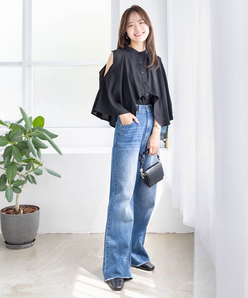 clear（クリア）の「ショルダースリットケープシャツ[骨格ナチュラル 大人 カジュアル]≪STAY MOTION≫（シャツ/ブラウス・レディース・オフホワイト/ブルー/ブラック・F）」の18枚目の写真