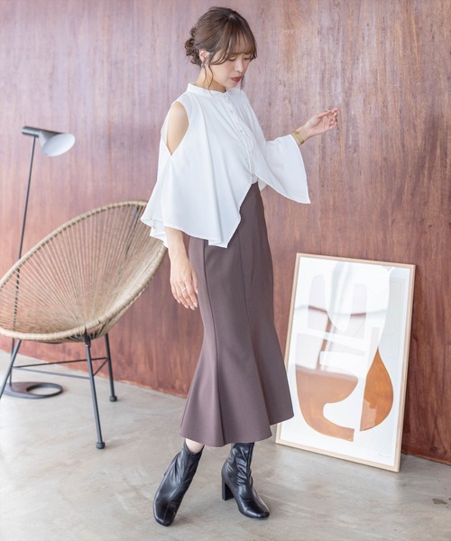 clear（クリア）の「ショルダースリットケープシャツ[骨格ナチュラル 大人 カジュアル]≪STAY MOTION≫（シャツ/ブラウス・レディース・オフホワイト/ブルー/ブラック・F）」の13枚目の写真