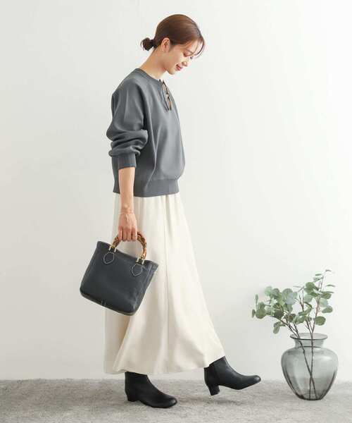 URBAN RESEARCH DOORS（アーバンリサーチドアーズ）の「ポリエステルボリュームスリーブKNIT（ニット/セーター・レディース・レッド/チャコールグレー/アイボリー・MEDIUM）」の22枚目の写真