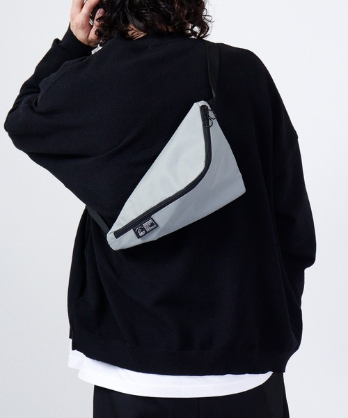 KAKSI(カクシ)の「KAKSI トライアングルボディBAG(ボディバッグ/ウエストポーチ・メンズ・ネイビー/ベージュ/グレー/ブラック・FREE)」の14枚目の写真