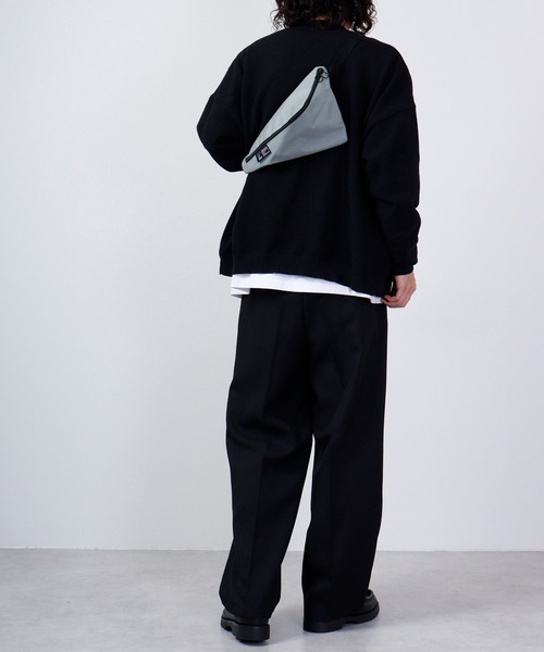 KAKSI(カクシ)の「KAKSI トライアングルボディBAG(ボディバッグ/ウエストポーチ・メンズ・ネイビー/ベージュ/グレー/ブラック・FREE)」の15枚目の写真