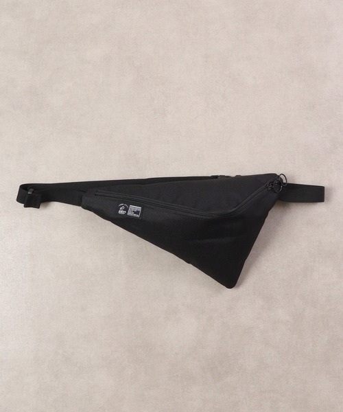 KAKSI(カクシ)の「KAKSI トライアングルボディBAG(ボディバッグ/ウエストポーチ・メンズ・ネイビー/ベージュ/グレー/ブラック・FREE)」の13枚目の写真