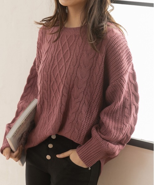 ad thie（アドティエ）の「ケーブル柄 クルーネック ニット セーター（ニット/セーター・レディース・アイボリー/ブラック/ピンクベージュ/オリーブ/グレー/ナチュラル/イエロー/キャメル/マスタード/ミント/オレンジ/ベージュ/ラベンダー/チャコール/ピンク/ライトブルー・MEDIUM）」の14枚目の写真