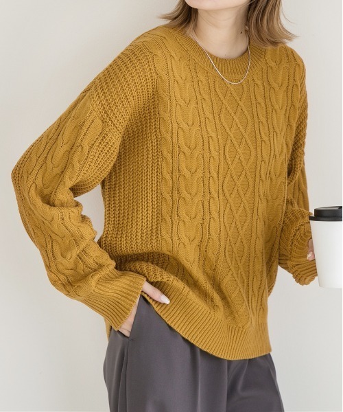 ad thie（アドティエ）の「ケーブル柄 クルーネック ニット セーター（ニット/セーター・レディース・アイボリー/ブラック/ピンクベージュ/オリーブ/グレー/ナチュラル/イエロー/キャメル/マスタード/ミント/オレンジ/ベージュ/ラベンダー/チャコール/ピンク/ライトブルー・MEDIUM）」の12枚目の写真